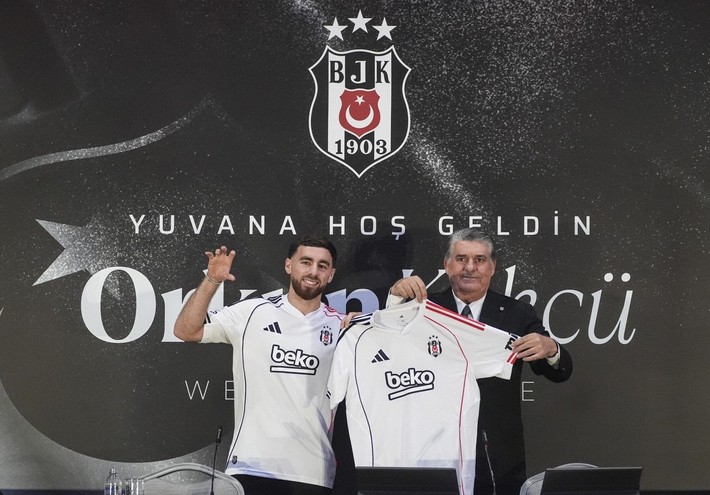 Orkun Kökçü'nün imza törenine damga vuran olay - Resim: 4