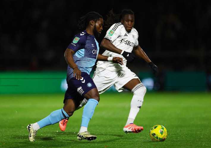 Dursun Özbek Van Bronckhorst'la sol stoper problemini çözdü! İngiltere'den Galatasaray'a geliyor - Resim: 7