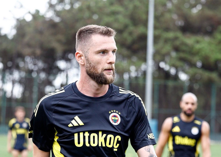 Fenerbahçe'de gelenler ve gidenler! İşte takımdan ayrılan futbolcular ve tüm transferler (2025-2026) - Resim: 2