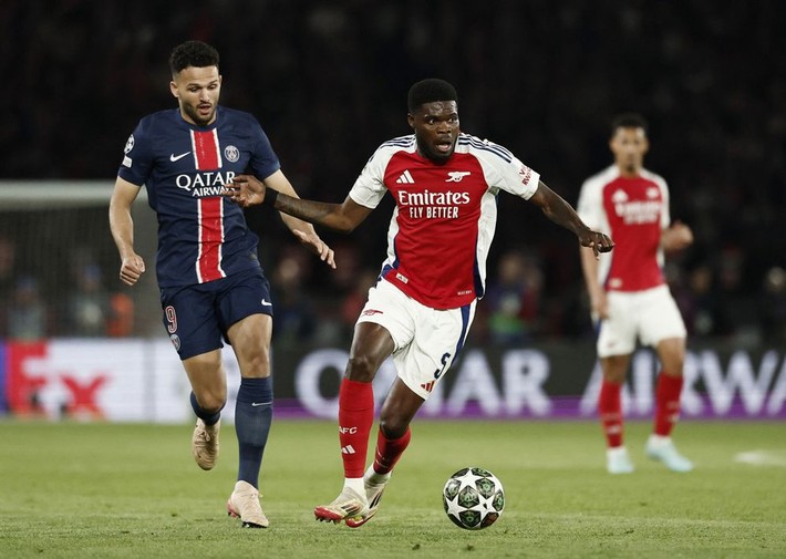 Ali Koç'tan Lemina ve Torreira'nın havasını söndürecek transfer! 50 M.€'luk 6-8'i bedava getiriyor - Resim: 4