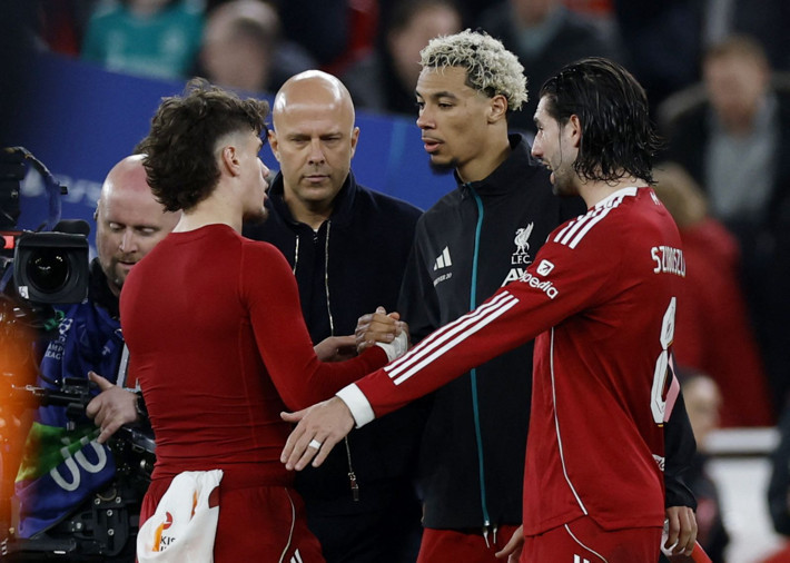 4-0'dan sonra İngiliz basınından Arne Slot değerlendirmesi: Galatasaray sayesinde kendi geleceğini kurtardı - Resim: 1