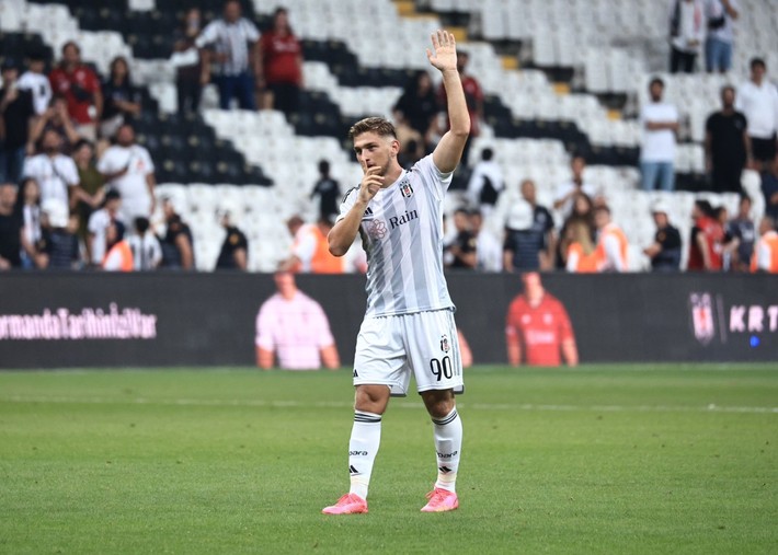 Hakan Çalhanoğlu Jorge Jesus'un prensini Beşiktaş'a gönderdi: Takasla bu işi bitirelim! - Resim: 5