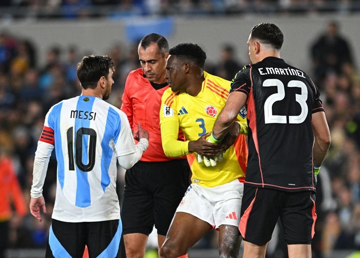 Dursun Özbek'ten Ali Koç'a bir Leroy Sane çalımı daha! Uğurcan Çakır Galatasaray'a - Resim: 4