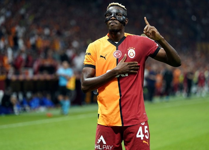 Osimhen Hakan Çalhanoğlu'nun Galatasaray'a transfer olmasını engelledi: Ben daha kararımı vermedim - Resim: 7