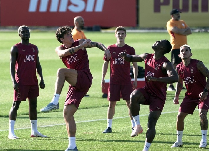 Icardi döndü! Galatasaray'da 4 futbolcu idmana katılmadı - Resim: 1