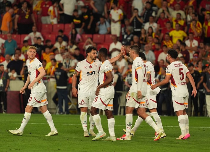 Galatasaray'ın yıldızı gemileri yaktı: Kendimi önemli hissetmiyorum - Resim: 6
