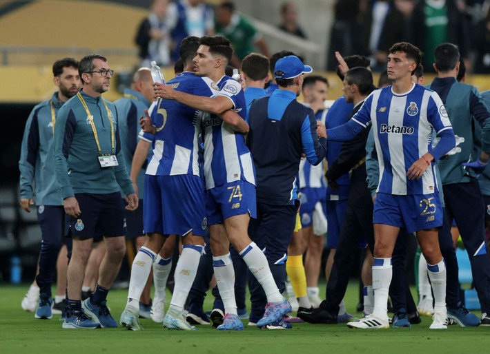 Porto 9 futbolcusunu satışa çıkardı! Türk futbolcu da listede - Resim: 10