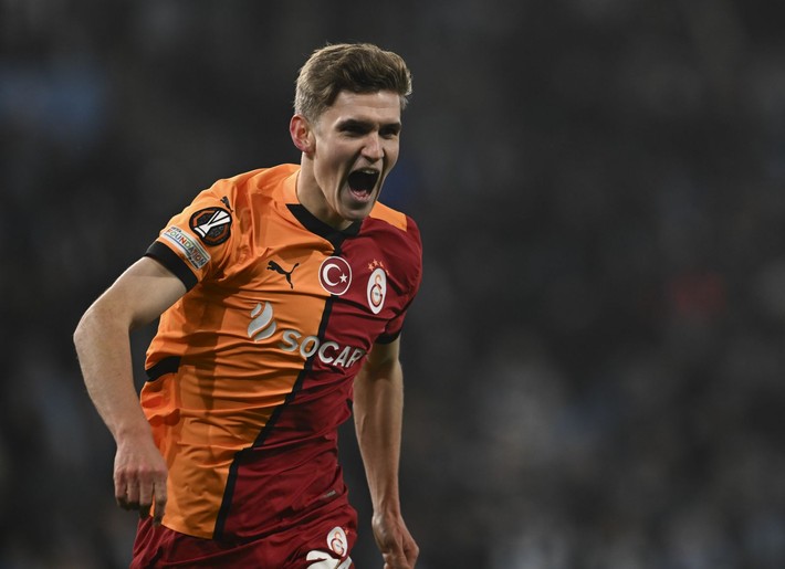 Dursun Özbek Mancini'nin sağ bekini çekip aldı: Yeter artık ne Jelert'i ne de Frankowski'yi görmek istiyorum - Resim: 3