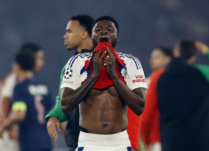 Ali Koç'tan Lemina ve Torreira'nın havasını söndürecek transfer! 50 M.€'luk 6-8'i bedava getiriyor - Resim: 5