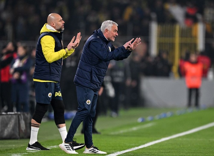Ali Koç Muslera'nın yüzünden Mourinho'yu kovacak: Adamın gol sayısı bizim üç futbolcuyla aynı - Resim: 2