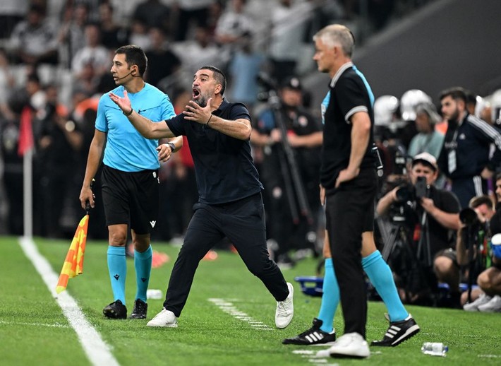 4-2'nin ardından 5 milyon euroluk yıldızı sildi: Sen Beşiktaş'ın topçusu değilsin - Resim: 11
