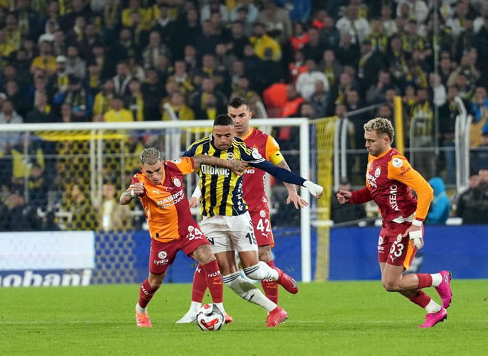 Tedesco çok geç kaldı Fenerbahçe'de üç yıldız tepki topladı: Yapıyı mapıyı unutun futbol oynamaya bakın! - Resim: 5