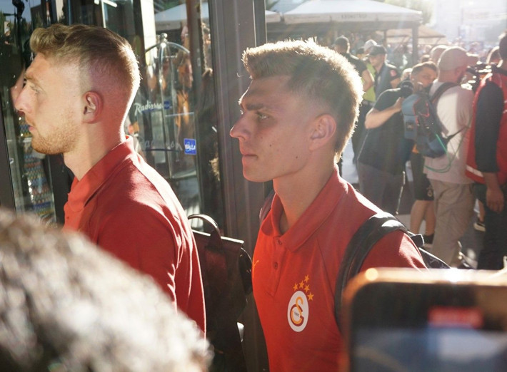 Galatasaray kafilesinde bir ilk! Kayseri'de dikkat çeken isim - Resim: 2