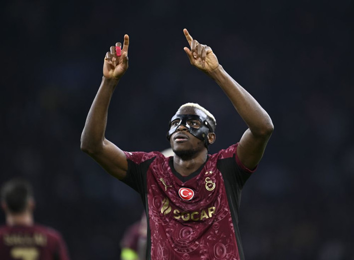 Sadettin Saran Osimhen gitsin diye dua ediyor! Dünyaca ünlü transferi Nijeryalı yıldızın ellerinde - Resim: 7