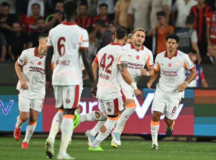 Trıo ekibi Gaziantep FK-Galatasaray maçını yorumladı: İki penaltı ve kırmızı kart doğru karar - Resim: 5