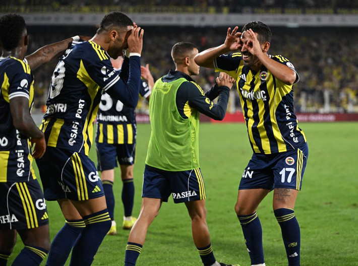 2-2'nin ardından Tedesco'ya ilk eleştiri: Mourinho yedek bırakıyordu sen neden bırakıyorsun? - Resim: 11