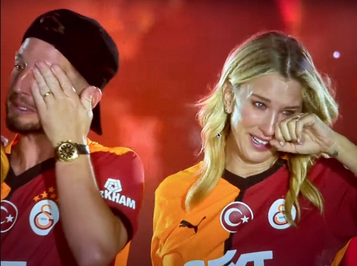 Yenikapı'da Galatasaray'a veda etti! Gözyaşlarına boğuldu - Resim: 3