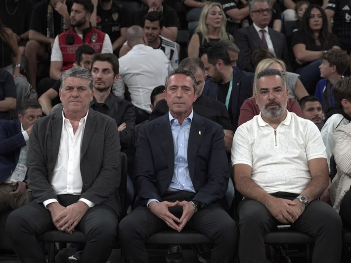 Derbide kavga çıktı! Ali Koç sahadan koşarak çıktı - Resim: 3