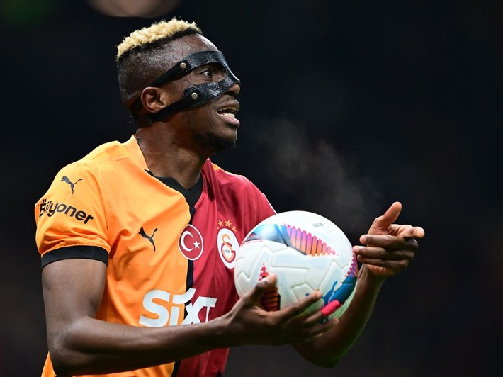 Dursun Özbek'in imdadına Tadic'le Ziyech yetişti: Sizin sayenizde kaleci sorunumuz bitti - Resim: 2