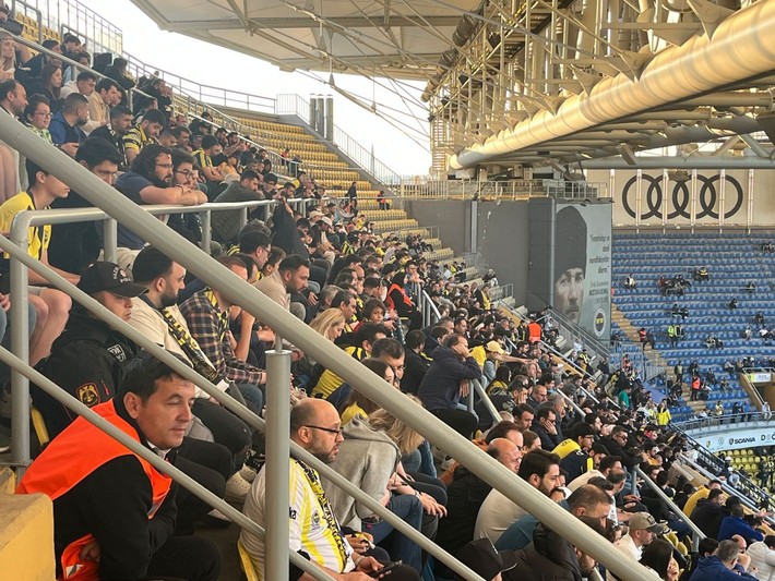 Kadıköy'de tribünler boş kaldı! Yönetime ve takıma tepki - Resim: 6