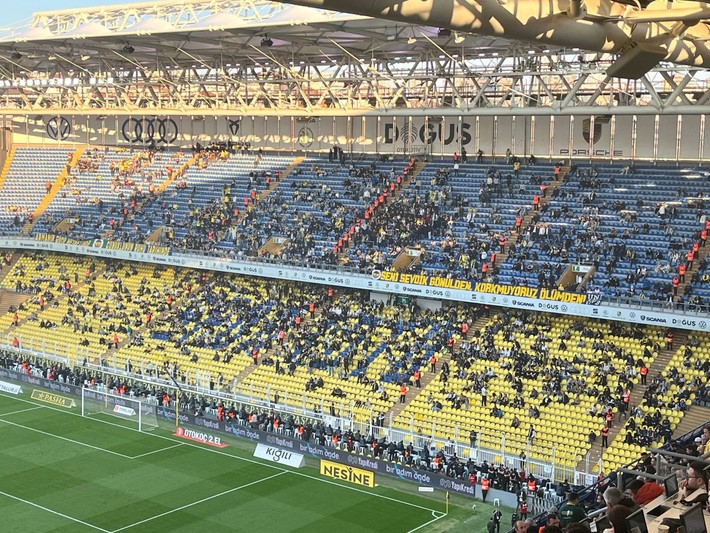 Kadıköy'de tribünler boş kaldı! Yönetime ve takıma tepki - Resim: 4