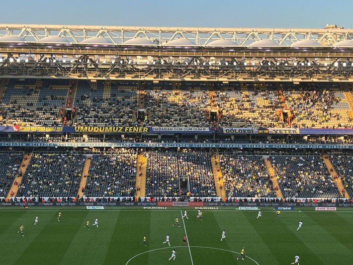Kadıköy'de tribünler boş kaldı! Yönetime ve takıma tepki - Resim: 5