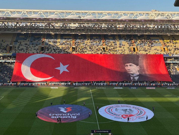 Kadıköy'de tribünler boş kaldı! Yönetime ve takıma tepki - Resim: 1