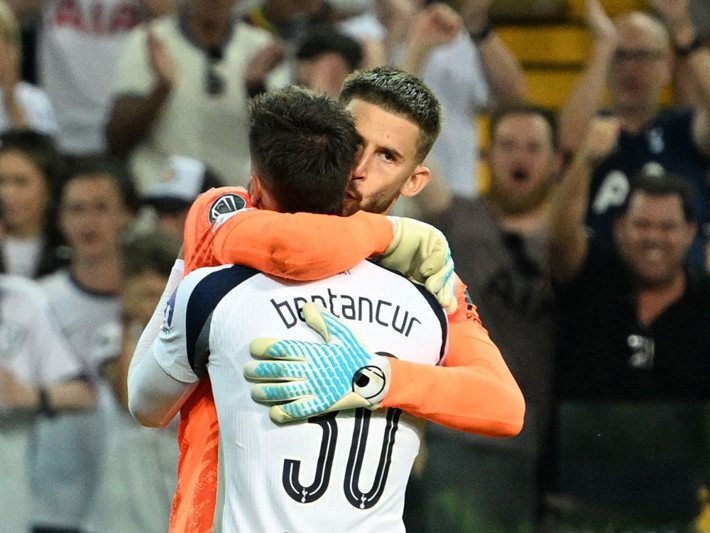 Devin Özek Torreira ve Muslera'yla yeni orta sahasına kavuştu! 15 milyon euroluk teklif - Resim: 8
