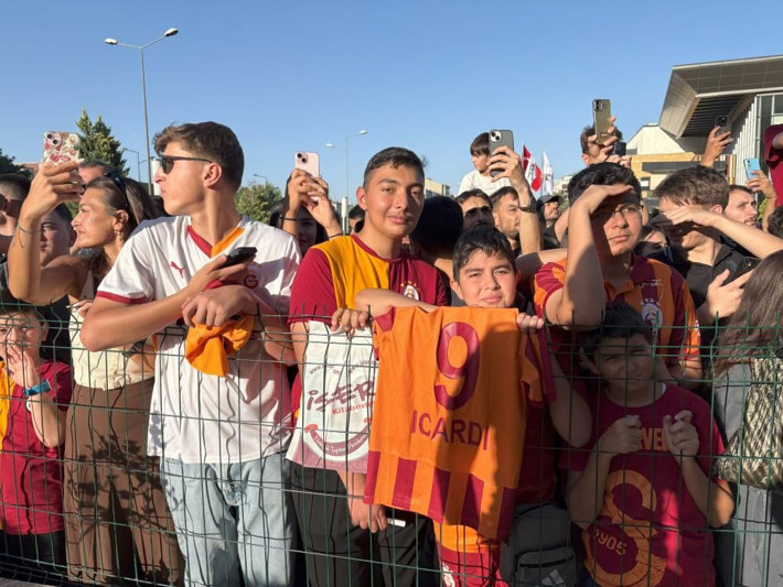 Galatasaray kafilesinde bir ilk! Kayseri'de dikkat çeken isim - Resim: 6