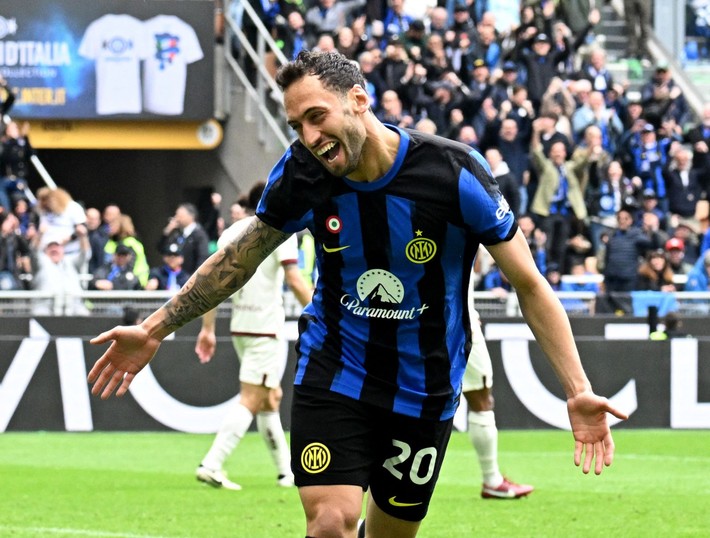 Dursun Özbek Hakan Çalhanoğlu'nu kafaya taktı! Bir teklifle daha geliyor - Resim: 6
