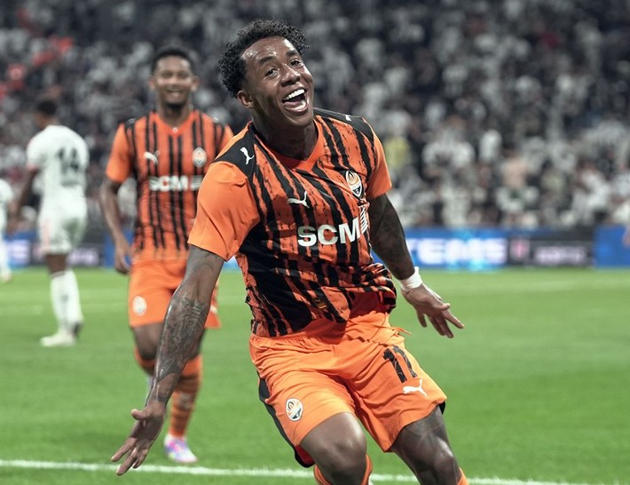 4-2'nin ardından 5 milyon euroluk yıldızı sildi: Sen Beşiktaş'ın topçusu değilsin - Resim: 9