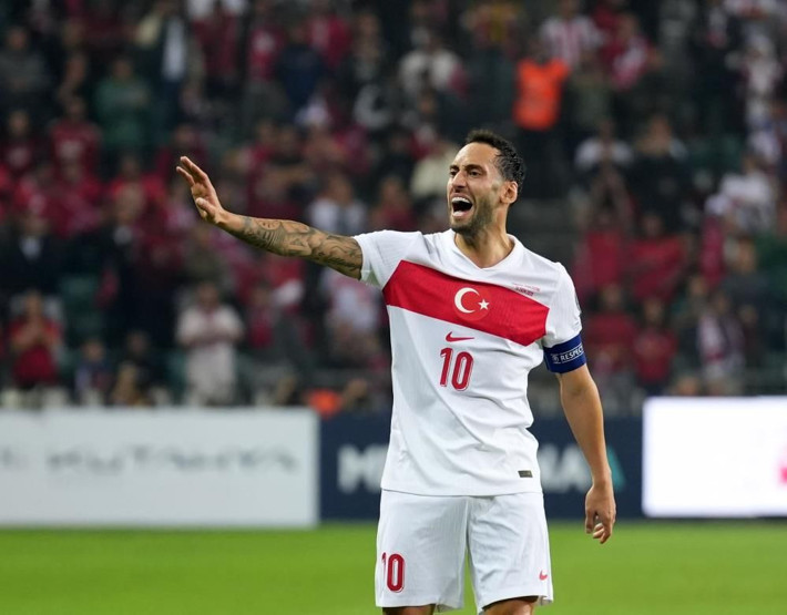 Nihat Kahveci'den milli futbolcuya sert sözler: Bir gram haklı değil - Resim: 4