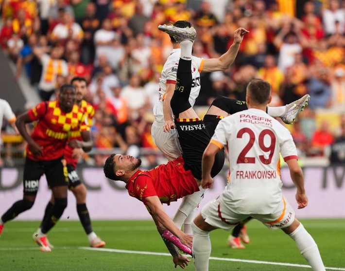 Frankowski ne Rennes'e gitti ne Lens'e! İşte yeni takımı - Resim: 2