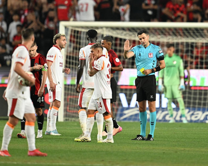 Trıo ekibi Gaziantep FK-Galatasaray maçını yorumladı: İki penaltı ve kırmızı kart doğru karar - Resim: 7
