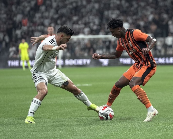 4-2'nin ardından 5 milyon euroluk yıldızı sildi: Sen Beşiktaş'ın topçusu değilsin - Resim: 3