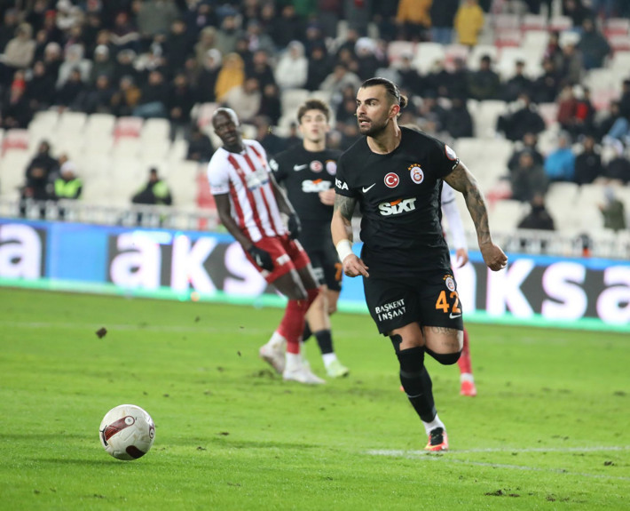 Galatasaray'ın iç transfer harekatı devam ediyor: Sıradaki hedef Abdülkerim Bardakcı - Resim: 4
