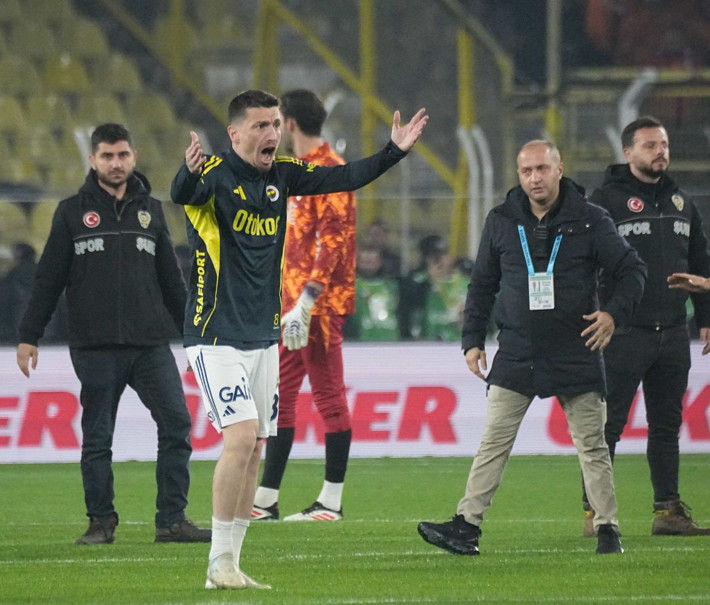 Domenico Tedesco Mert Hakan Yandaş'ın hesabını kesti! Fenerbahçe'de peş peşe ayrılıklar - Resim: 3