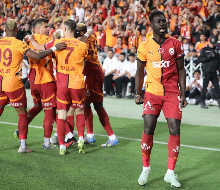 Davinson Sanchez'la anlaşma sağlandı! İstenen bonservis belli oldu - Resim: 4