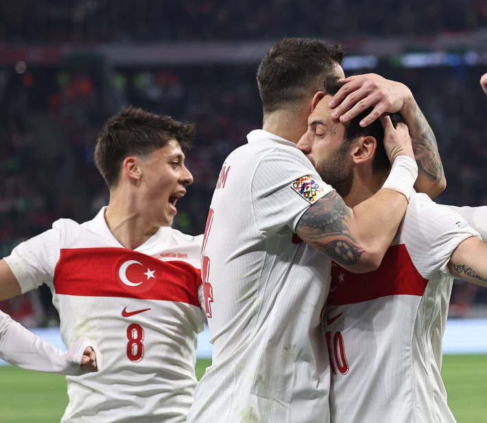 Hakan Çalhanoğlu Abdülkerim Bardakcı yüzünden Galatasaray'a gelemedi: Olmaz hiyerarşi bozulur - Resim: 7