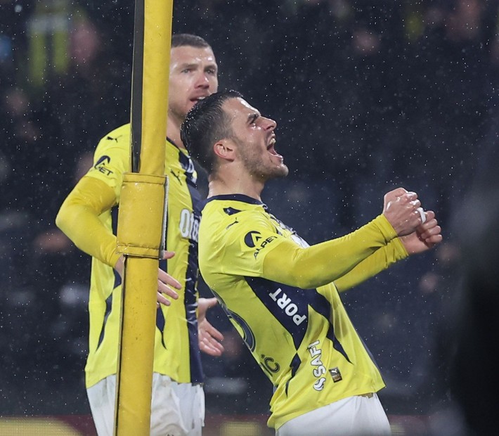 Ali Koç Belhanda'nın bir telefonuyla ilk transferini yaptı! 15 M.€ maaş 5 M.€ bonus - Resim: 2