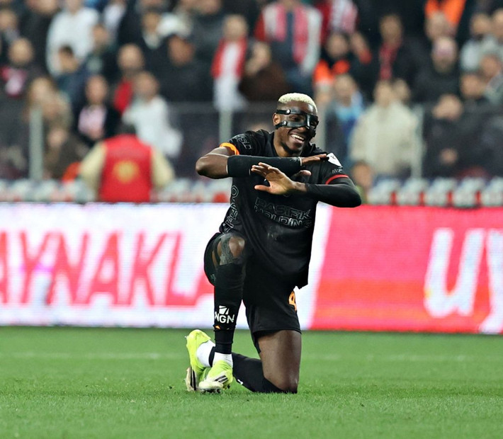 Galatasaray'ın Victor Osimhen için istediği bonservis bedeli belli oldu! Kimse yanına yaklaşamıyor - Resim: 5