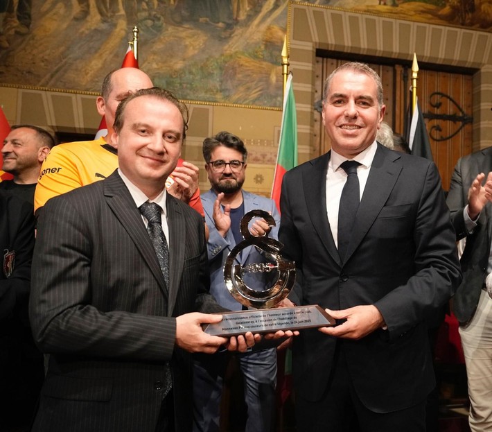 Belçika'daki Manneken Pis heykeline Galatasaray forması giydirildi - Resim: 6