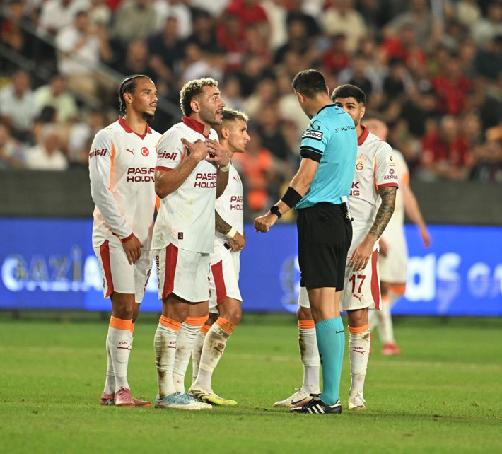 Trıo ekibi Gaziantep FK-Galatasaray maçını yorumladı: İki penaltı ve kırmızı kart doğru karar - Resim: 9