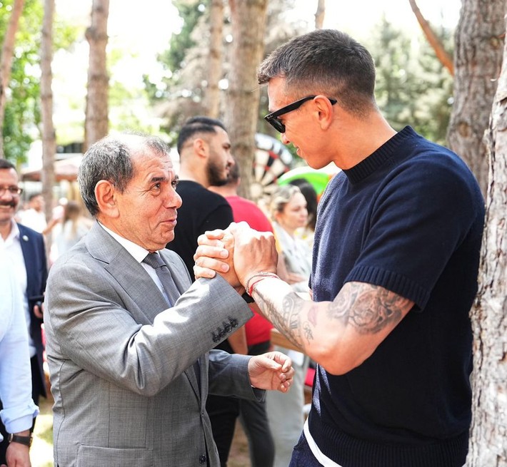 Dursun Özbek ve Erden Timur'dan şampiyonluk buluşması! Herkes Florya'daydı - Resim: 2