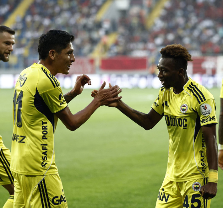 En Nesyri, Edson Alvarez'in bonservisini ödeyecek! Fenerbahçe West Ham'la görüşmelere başladı - Resim: 2