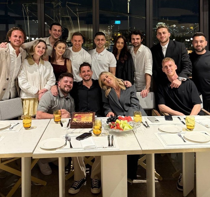 Mertens ve eşi, doğacak kız çocuklarına verecek Türkçe ismi buldu - Resim: 1