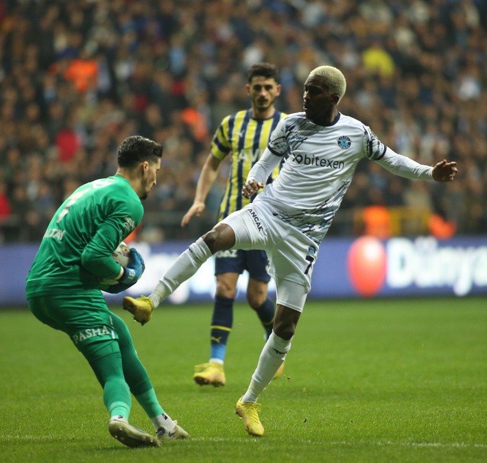 Serdal Adalı Onyekuru'yu yalanladı taraftar tepki gösterdi: Beşiktaş'ın zamanını çalmayın - Resim: 2