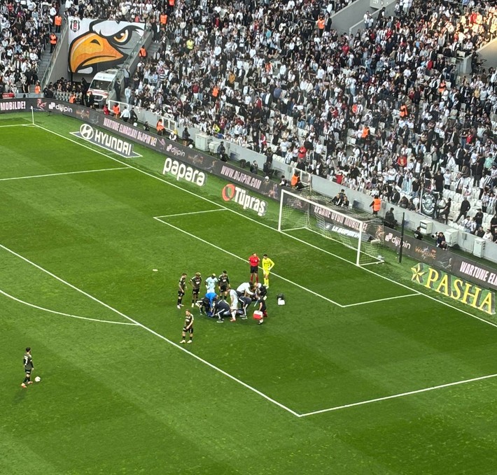 Beşiktaş'a 19 dakikada iki şok! Rakibiyle kafa kafaya çarpıştı - Resim: 4