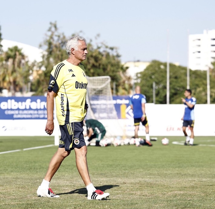 Mourinho Livakovic'ten ümidi kesti! Soluğu Pep'te buldu: Hedef Ederson değil - Resim: 4