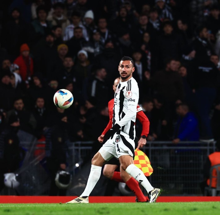 Ole Gunnar Solskjaer bahar temizliğine başladı! 9 futbolcu yaz kampını göremeyecek - Resim: 7
